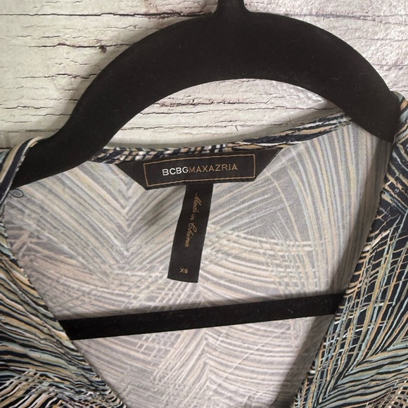 BCBGMaxAzria Abstract Patterned dress size xs black - Picture 4 of 6